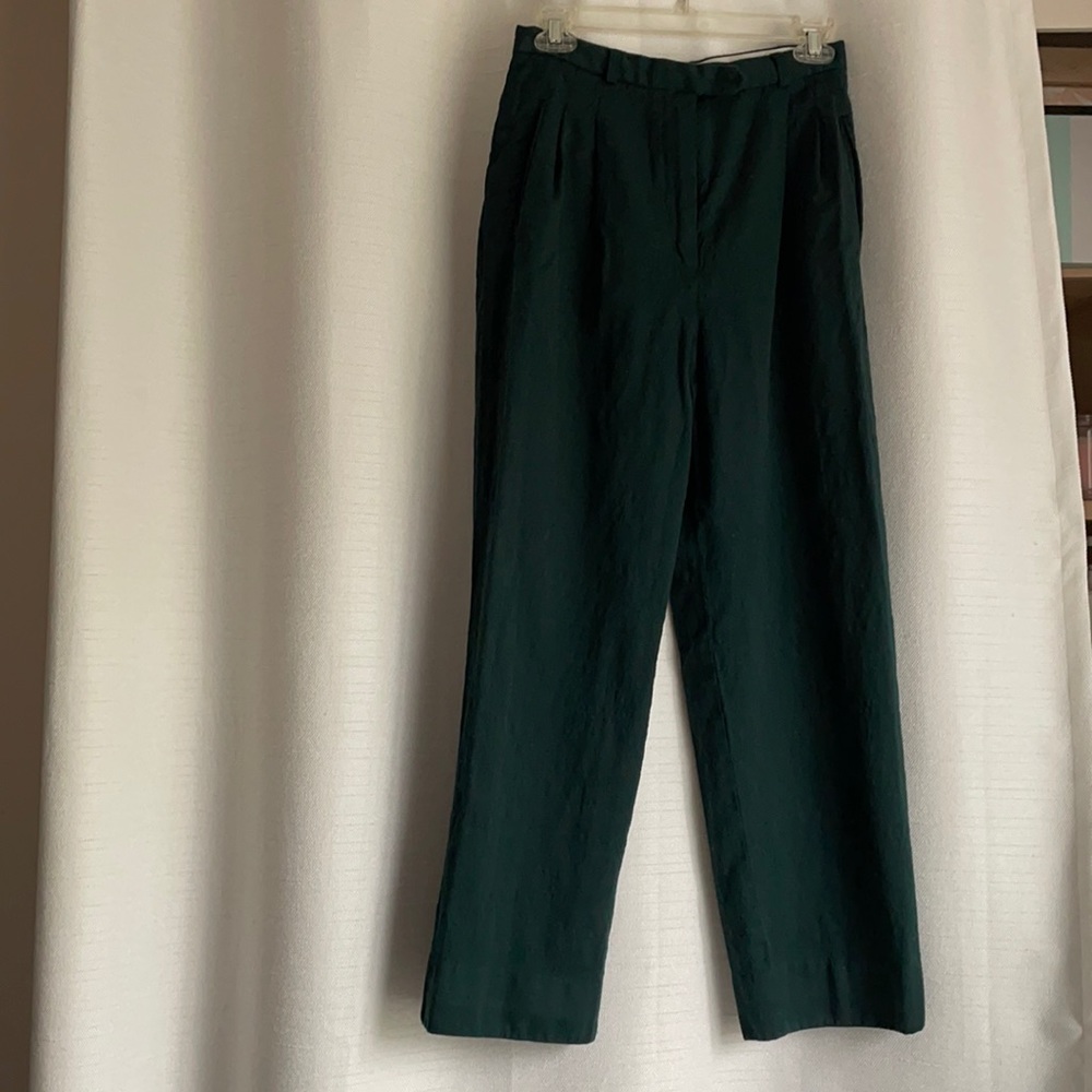 Dark green 100%wool, with pockets!
